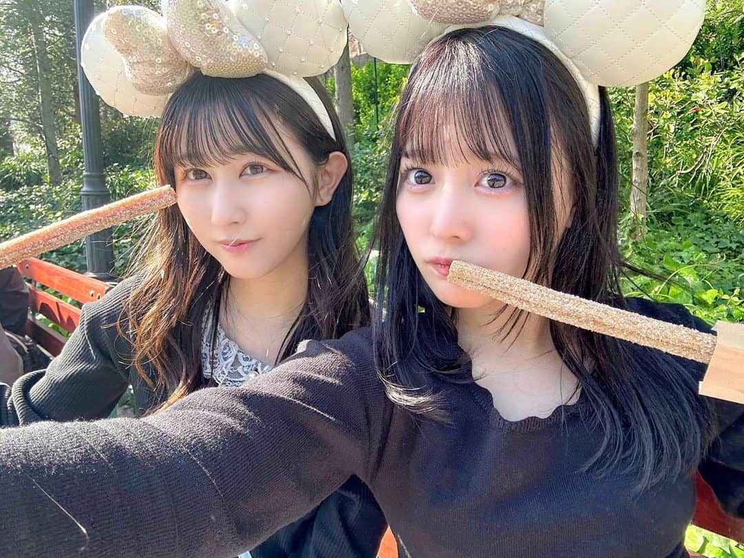 齊藤なぎさのインスタグラム：「🐼🏰💭 ⁡ ⁡ ⁡ ちょっと前に、お仕事が一段落したタイミングで あんながお疲れ様会をしてくれました🫶🏻 ⁡ ⁡ ちょこちょこ会っていたけれど 長い時間一緒にいられてすごく楽しかった！！！ いつものようにお姉ちゃんしてくれて、私がなくしたものをたくさん見つけてくれました。笑 ⁡ 会うだけで元気になれる。だいすきだあ お揃いのカチューシャしあわせ🐱🐱 ⁡ #イコラブ #山本杏奈 ちゃん #齊藤なぎさ #あんなーたん」