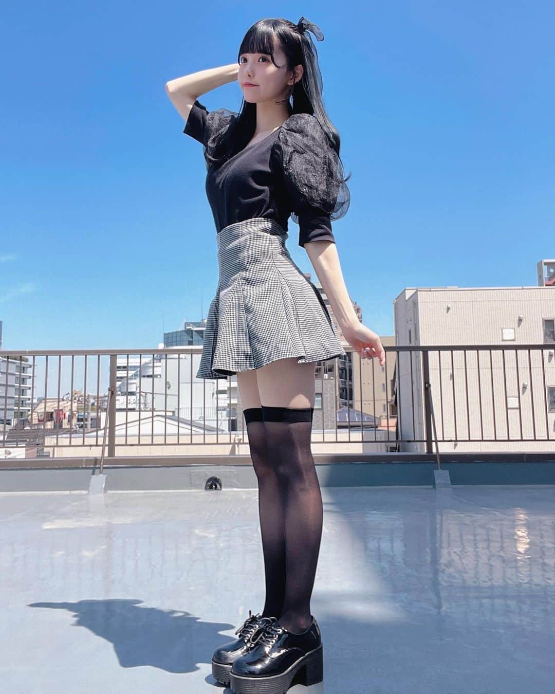 女子大生の太もも 街撮り 立花ことりさんのインスタグラム写真 - (立花ことりInstagram)「黒ニーハイには夢が詰まってる 。 。 。 #全身 #全身コーデ #黒ニーハイ  #ニーハイ #ニーハイソックス #脚フェチ #脚痩せ #脚フェチさんへ #アイドル #地下アイドル #メイド #女子大生 #女子大生コーデ ...