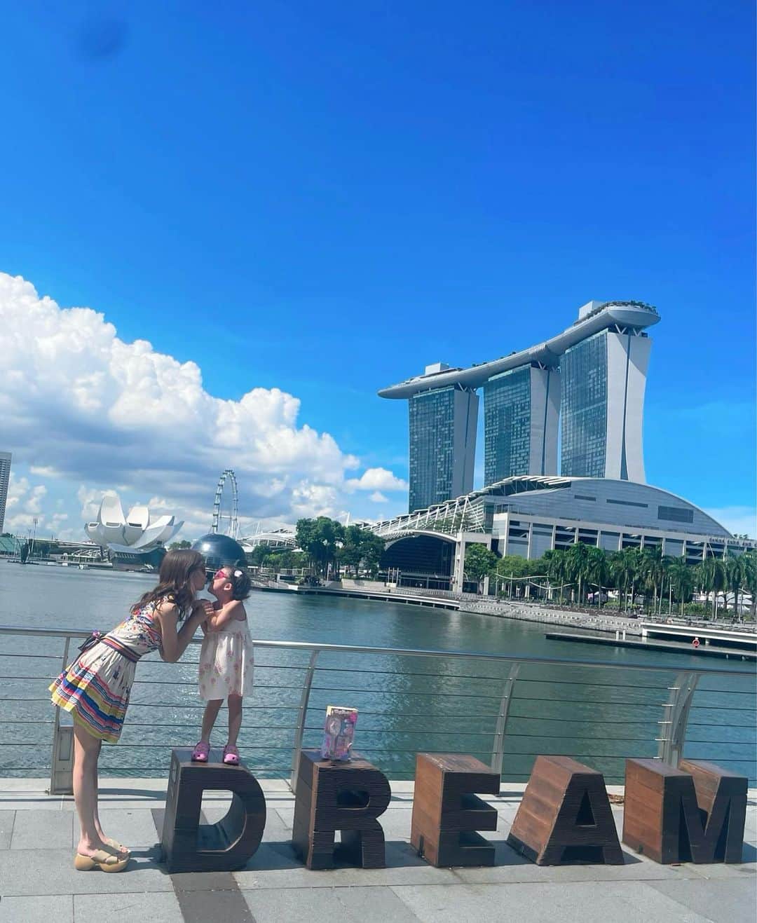 MARIEのインスタグラム：「SIN🇸🇬🤍🤍 #シンガポール #シンガポール旅行 #marinabaysands #trip #子連れ旅行」
