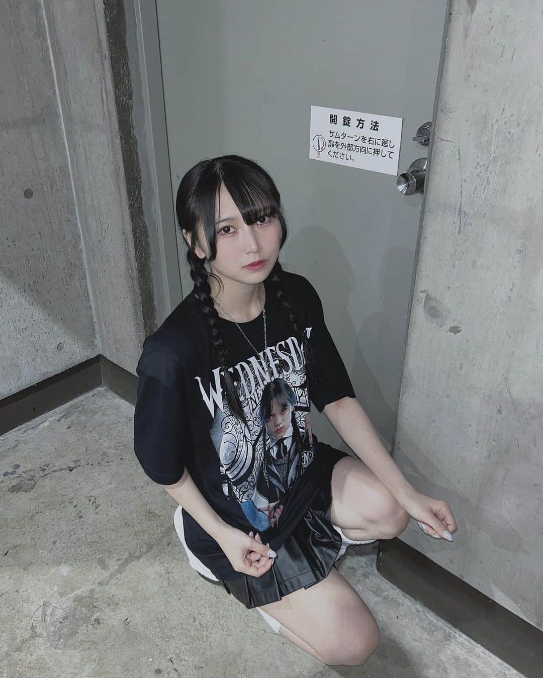前田令子のインスタグラム：「WEDNESDAY💀🖤  #wednesday#ウェンズデー#アダムスファミリー#Netflix#大阪コミコン#大阪コミコン2023」