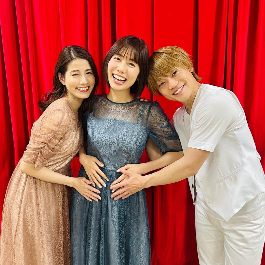 おばたのお兄さんのインスタグラム：「ものまね紅白歌合戦2023春 永島アナと僕らおばた夫婦！ ものまねの収録時の、永島さんとの裏でのトークが僕らは楽しみなんだぁ〜 #ものまね紅白歌合戦 @yuumi_nagashima」