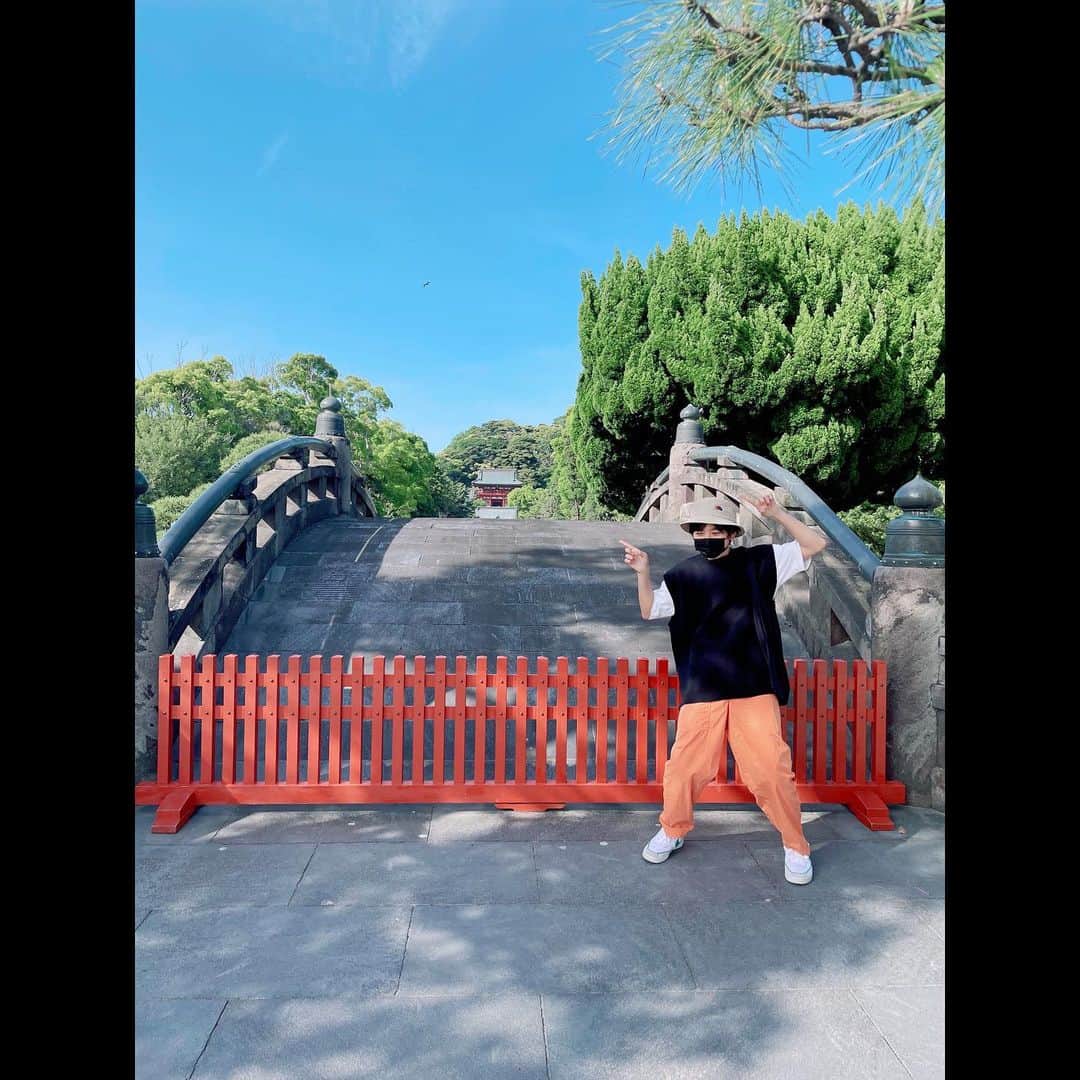 髙橋來さんのインスタグラム写真 - (髙橋來Instagram)「✳︎ 鎌倉に行きました！  鶴岡八幡宮に行ってお参り🙏 御朱印をもらって、 カレーパンとワッフルを食べて、 大仏に会いに行きました。 高徳院に着いたのがちょっと遅くて、 御朱印もらえなかったのが残念✳︎ また行きたいな〜 ・ ・ ・ ✳︎ #鶴岡八幡宮 ⛩️ #鎌倉大仏 🧑🏼‍🦱 #鎌倉  #髙橋來」5月6日 20時50分 - rye.takahashi