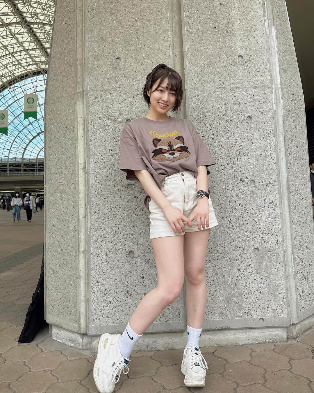 安部若菜のインスタグラム：「#大阪コミコン  『#ガーディアンズオブギャラクシー 』のTシャツ🦝  明日7日が最終日！ NMBのミニライブもありますし、 当日フラッと来るのも可能なのでインテックス大阪でお待ちしてます！  #MARVEL#Tシャツ#Tシャツコーデ#ショートヘア#ショート」