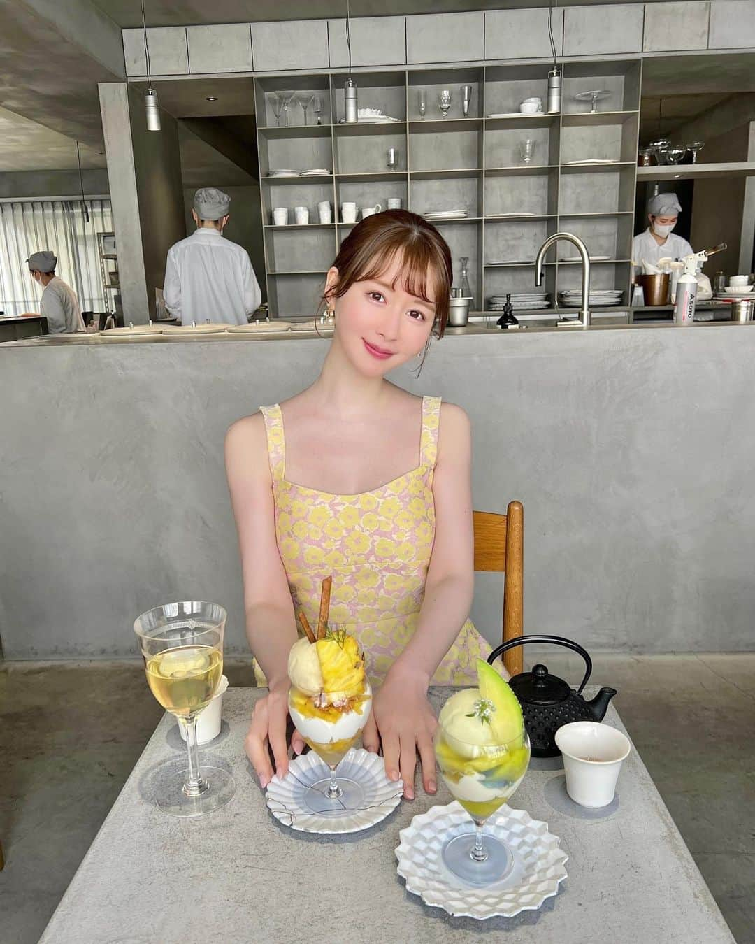 ayakoさんのインスタグラム写真 - (ayakoInstagram)「PATISSERIE ASAKO IWAYANAGI🍰  ヘルシーでおいしいランチ☺️ パンもおいしい✨お茶も紫蘇の香りがするお茶で珍しくておいしかった☘️  デザートのメロンパフェ最高🥰🩷 次はサンドイッチランチを食べたい🍞 パテが入ってておいしそうだった✨ パテらぶ🐻  #patisserieasakoiwayanagi #等々力 #パフェ #パフェ巡り」5月6日 21時15分 - ayapooh_22