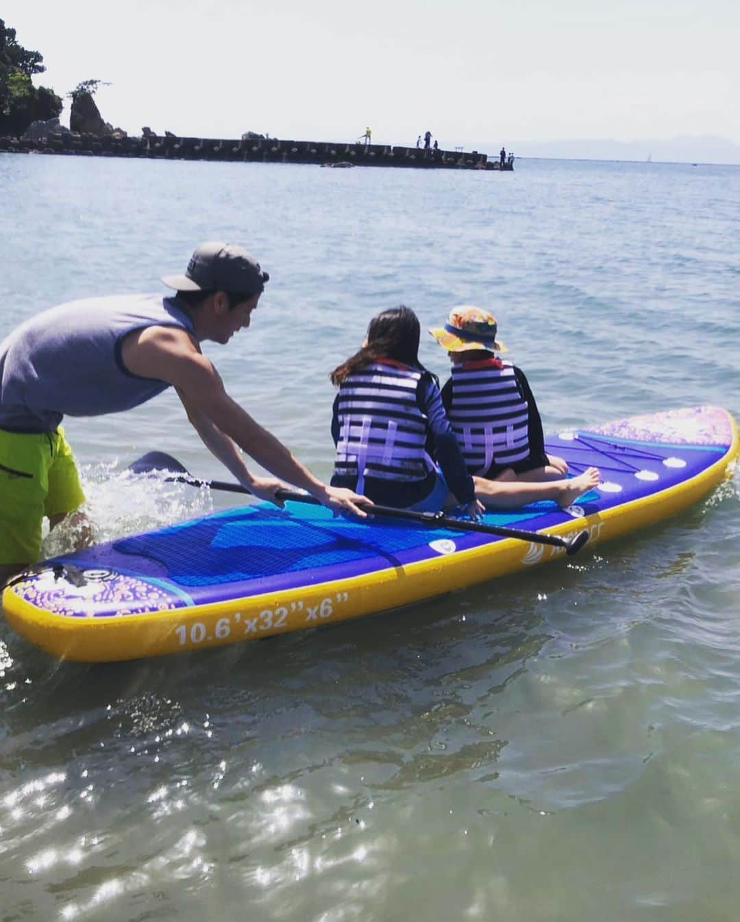 木内江莉さんのインスタグラム写真 - (木内江莉Instagram)「ずっと気になってたSUP🏄‍♀️ ついに買いました〜👏💓💓🌺笑  #海#sup始めました#4人家族」5月6日 21時15分 - eririnnnnn92