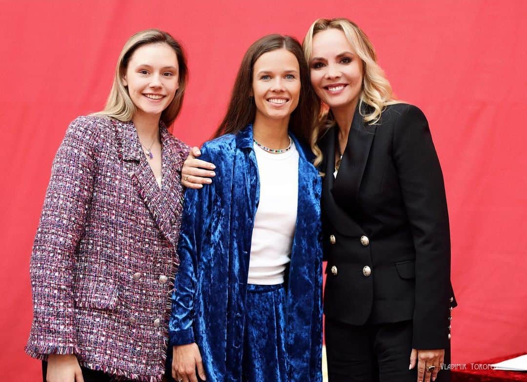 エカテリーナ・セレズネワのインスタグラム：「Всероссийский турнир «Маленькая фея»🧚🏼‍♀️❤️ Здорово, что таких замечательных, важных для детей турниров становится больше!💪🏽🙏🏼」