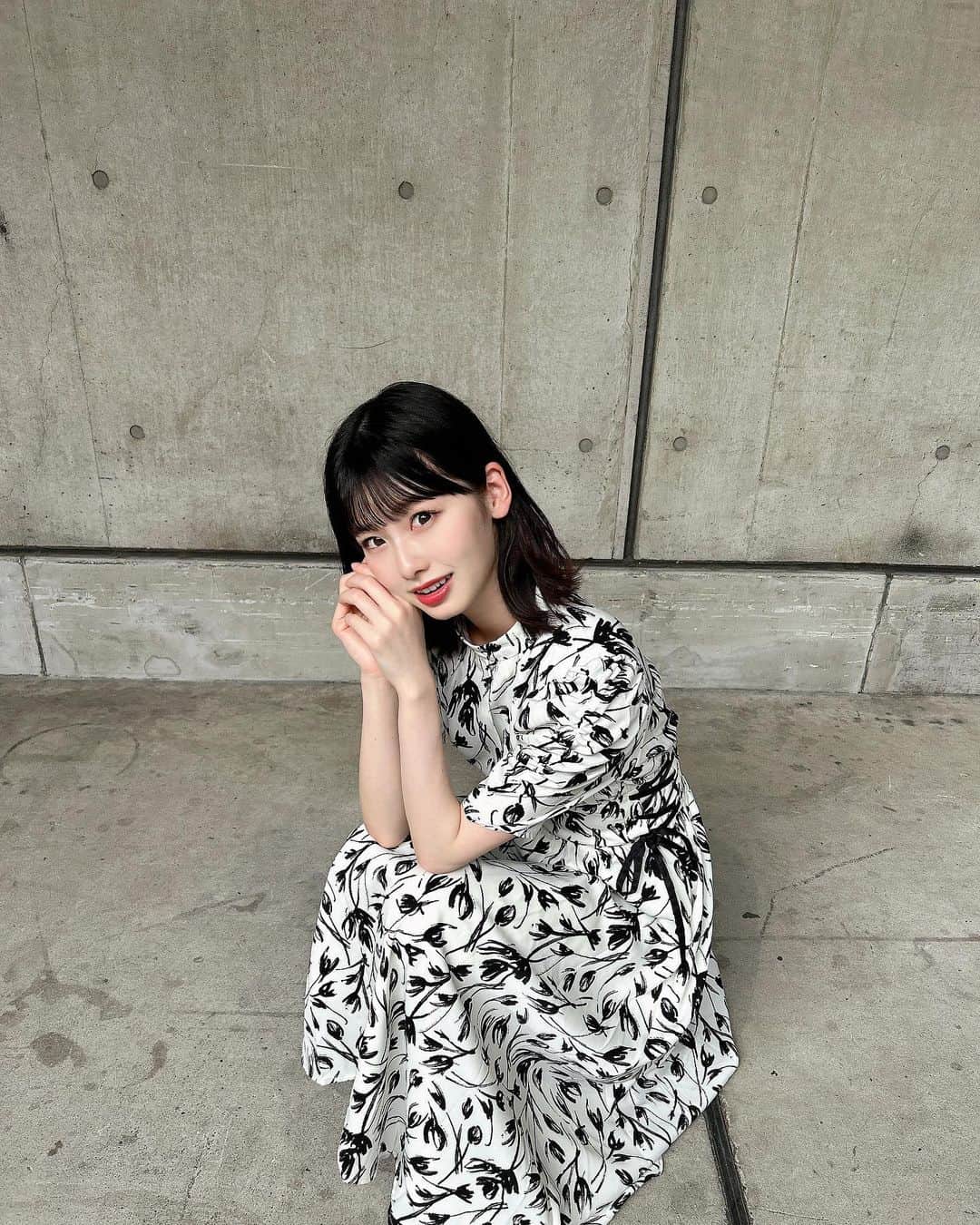のインスタグラム：「. チューリップワンピース⸜🌷︎⸝  tulip onepiece⸜🌷︎⸝  #AKB48 #個別お話し会 #私服 #ootd #ワンピース #onepiece #アンミール #anmille」