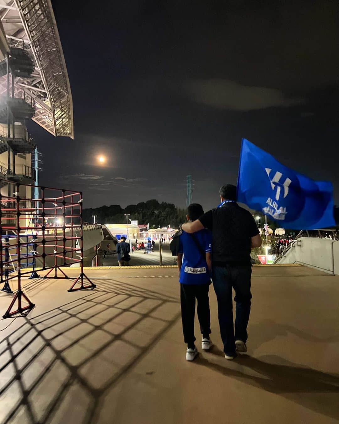 鷹鳥屋明のインスタグラム：「فالكم الفوز المرات القادمة🌙💙 ‏⁧‫#الهلال‬⁩ ⁧‫#الهلال_اراوا‬⁩」