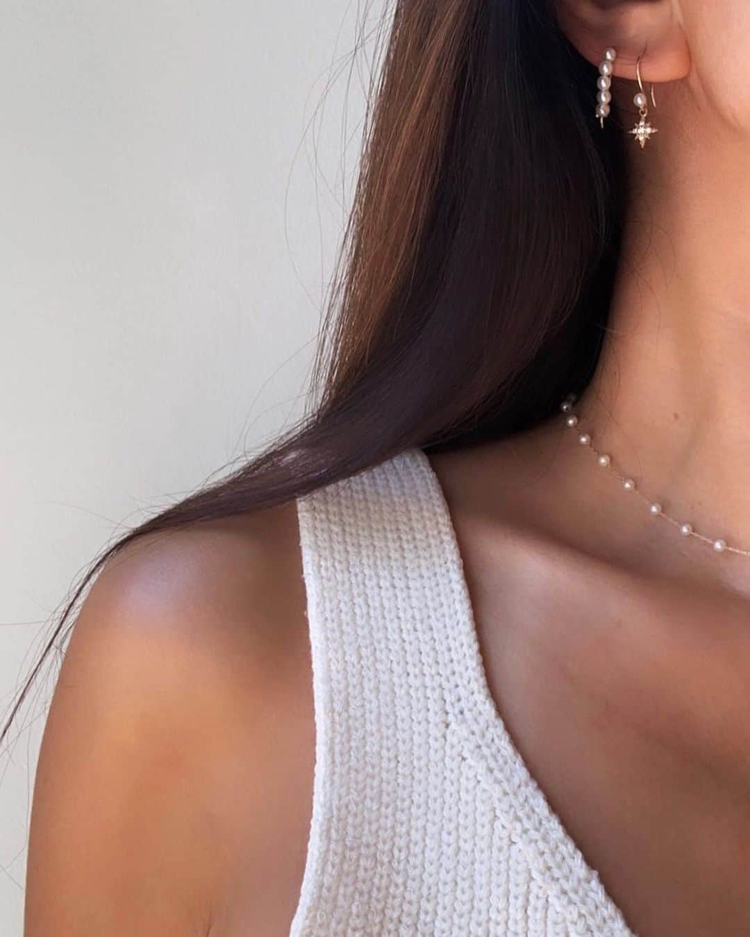 M I Z U K Iさんのインスタグラム写真 - (M I Z U K IInstagram)「Everyday Preciousness 💕  Shop MIZUKI’s Most Loved Pearls on www.mizukijewels.com  #mizuki #mizukijewels #mizukijewelry #seaofbeauty #essentials #pearls #modernpearls #safetypin  #earrings #most  #loved」5月6日 21時28分 - mizukijewels