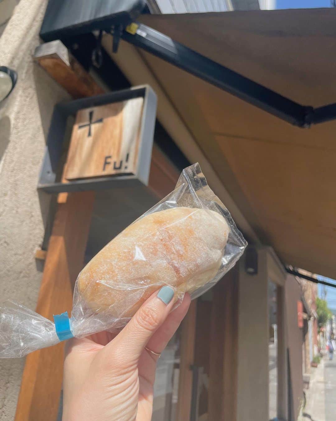 山野ゆりさんのインスタグラム写真 - (山野ゆりInstagram)「一泊二日で久しぶりに京都へパン旅へ。  🍞 #ポワンプールポワン #フリップアップ #クルス #アルチザナル #黒メック #here #パン  👗 #seanewyork   スロウとまるき製パンにはフラれちゃったけど又絶対行きたい！  全部美味しかった。幸せ。」5月6日 21時28分 - yuri.yamano