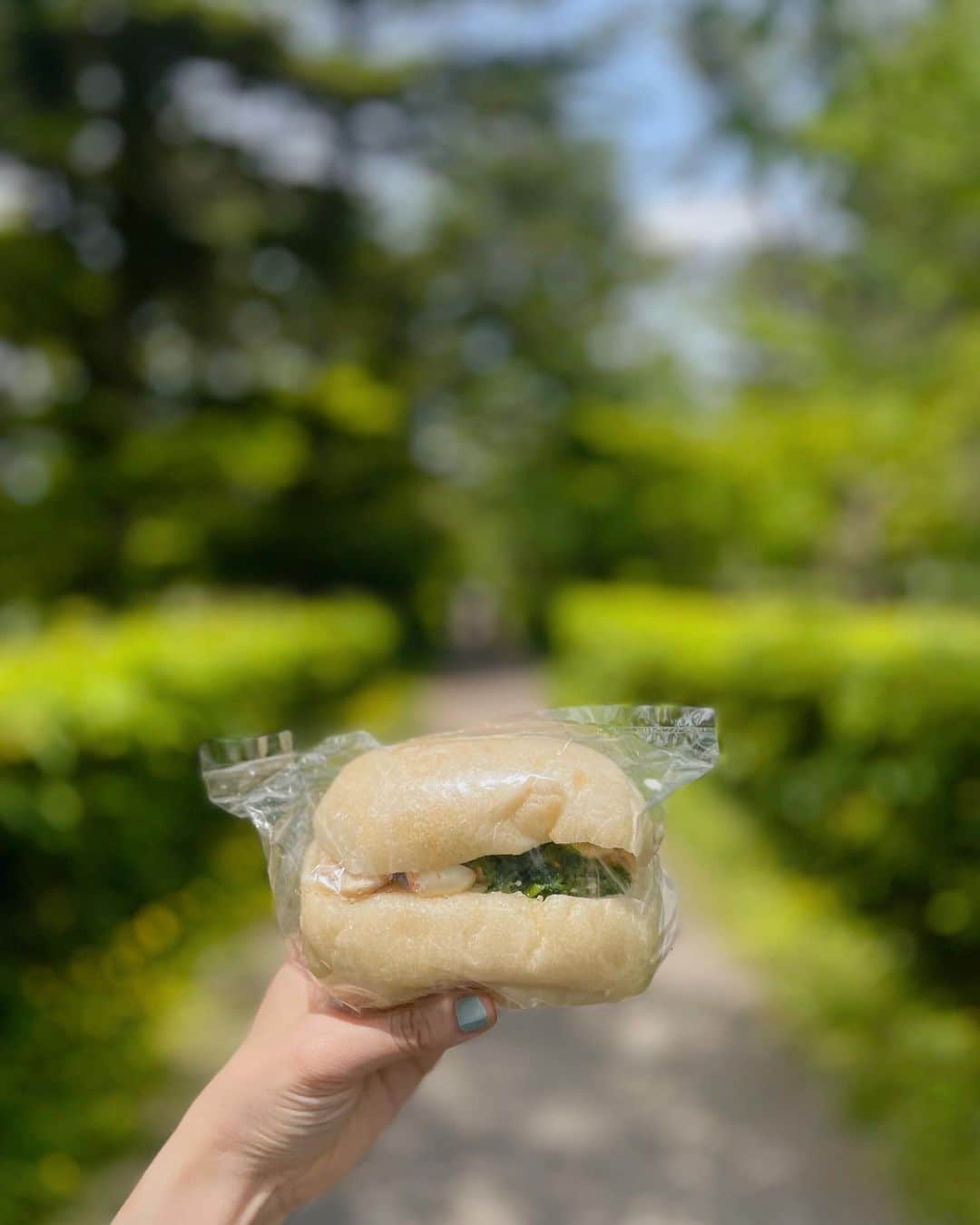 山野ゆりさんのインスタグラム写真 - (山野ゆりInstagram)「一泊二日で久しぶりに京都へパン旅へ。  🍞 #ポワンプールポワン #フリップアップ #クルス #アルチザナル #黒メック #here #パン  👗 #seanewyork   スロウとまるき製パンにはフラれちゃったけど又絶対行きたい！  全部美味しかった。幸せ。」5月6日 21時28分 - yuri.yamano