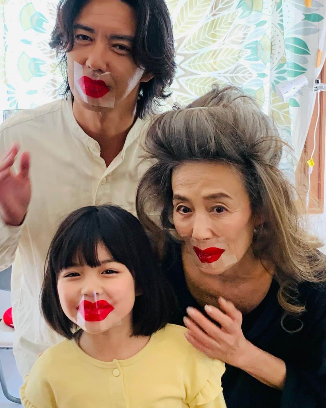 のインスタグラム：「唇を潤わしてます。  #萬田久子 #加藤柚凪 #グランマの憂鬱 #金子昇 #再投稿ごめんなさい」