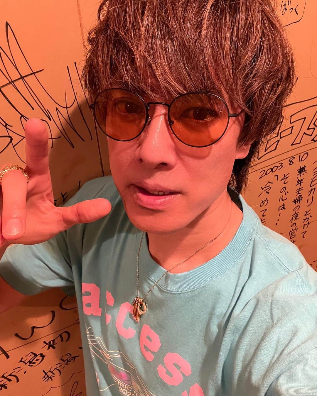 貴水博之さんのインスタグラム写真 - (貴水博之Instagram)「サンキュー新潟😉🎉🎉🎉‼️‼️‼️みんなの声が聞けて最高でしたッ🎉🎉みんな応援ありがとうッ🎉🎉楽しんでくれましたか😉⁉️次は名古屋2daysで逢いましょうッ🎉🎉イーーー〜ーーーエイッ😉🎉🎉🎉‼️‼️‼️  #貴水博之 #エレナイ新潟 #access #も #うんめな #この木なんの木 #日立 #寿司 #も #うんめな #みんな #最高 #ピョンピョンイエイ  https://www.access-web.jp/live.php」5月6日 21時43分 - takamihiroyuki_hiroyukitakami