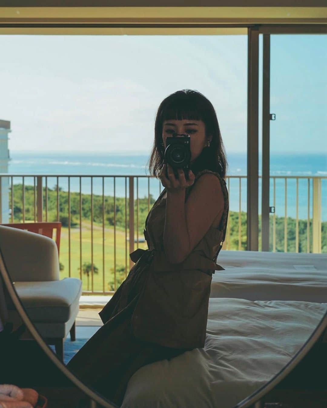 イアリサのインスタグラム：「石垣では WCJのワンピースを着てみました🏝  もちろん7月の山の中でのフェスにも着ていきますが、海とかリゾート地でも着れて動きやすさもあって最高です♡  私のまわりのお友だちからもたくさん可愛い！と連絡がくるワンピース、私の今年のヘビロテitem🐬💕  #wcj」