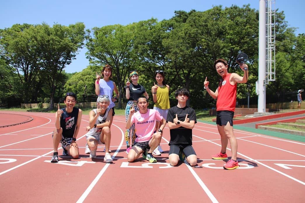 西谷綾子のインスタグラム：「🏃‍♀️ 第4回がんばれゆうすけ @gambaleyusuke  織田フィールド貸切イベント  206名の方にお申し込みを頂き めちゃくちゃ盛り上がりました🥹✨ ご参加頂きありがとうございました🥰  1km×5本インターバル🏃‍♀️🏃‍♂️ 私は前半5分、後半4分10秒担当しました🥰 (4分10秒は大好きな @hasegawatomoka ちゃんと♡)  走る前は、不安な気持ちもみんなと頑張っているうちに 強い気持ちに変わってたね！ みんなで励まし合い、プラスのエネルギーが溢れてた❤️‍🔥  "辛い、苦しいー！"でももう一踏ん張りできたその強さ、 きっとレースだけでなく 普段の生活にも活かされてくる💪🥹 積極的に活かしていこーー！！🔥🔥  受付、暑さ対策に氷水 まゆみさん、くみこさん、じゅんこさん 素敵な写真を沢山📸 @nattoumari  ご一緒したゲストの皆さま ありがとうございました☺️💞  みんなに喜んでもらいたい！楽しんでもらいたい！と 色々考え動き続けるゆうすけさんの姿に 感動と尊敬と感謝でした💎🥹」