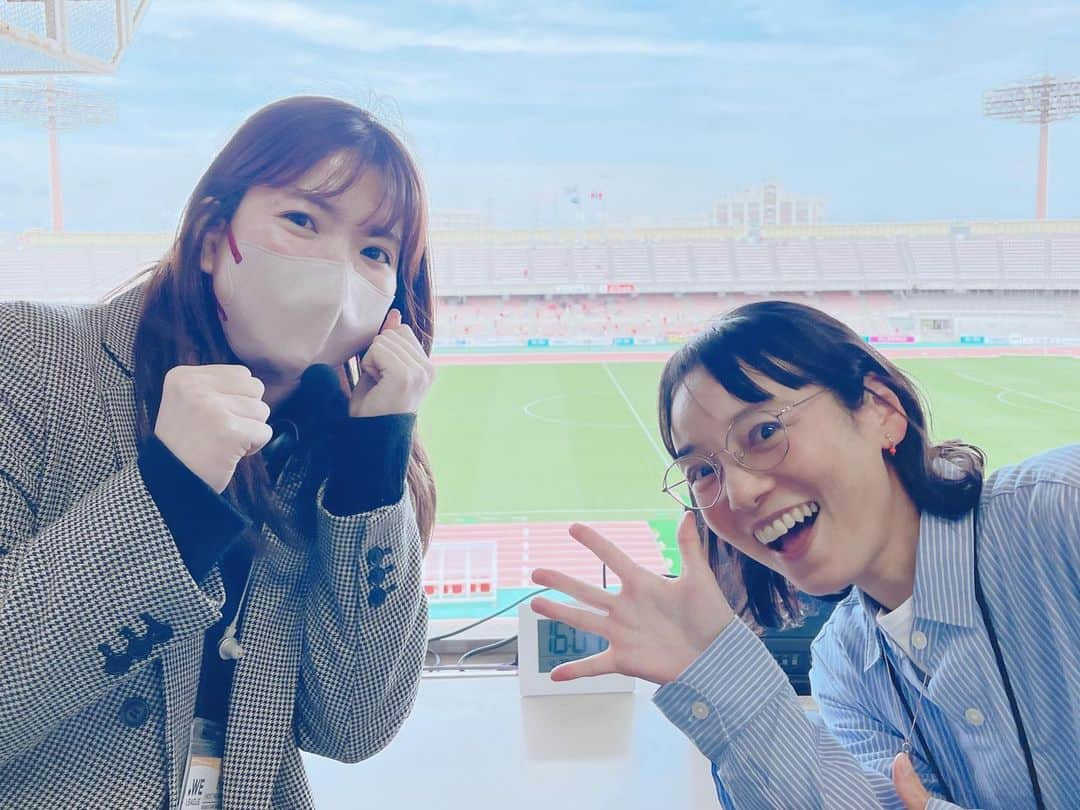 安田美香さんのインスタグラム写真 - (安田美香Instagram)「大一番です！ぜひ⚽️実況つとめます🎤  【#Yogibo #WEリーグ 第17節】 ⚽️#三菱重工浦和レッズレディース vs #日テレ東京ヴェルディベレーザ  5/7(日)14:00KO @浦和駒場スタジアム  WEリーグは残り6試合！  今季の優勝争いの行方を占う大事な一戦です🔥  ぜひスタジアムで、#DAZN でご一緒に♪  #weリーグ #女子サッカー #サッカー #football #womanfootball #浦和 #浦和レッズ #urawareds #ベレーザ #tokyoverdy #beleza #実況 #安田美香  @urawaredsladies  @tokyo_beleza  @we_league  @mika.yasuda.horipro」5月6日 21時46分 - mika.yasuda.horipro