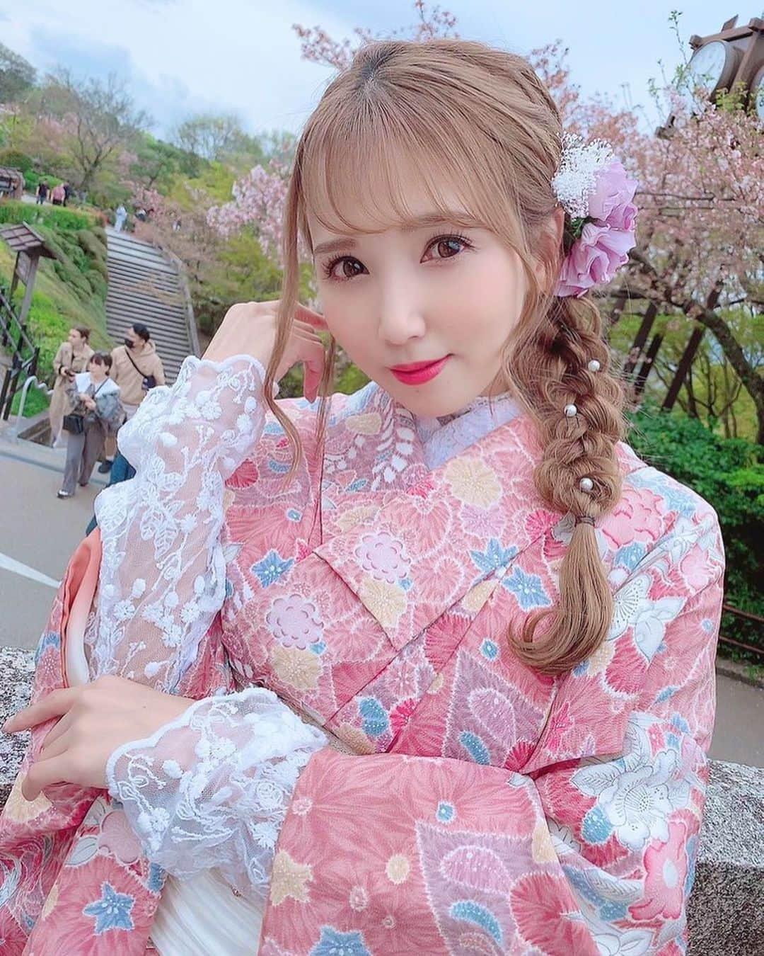 友田彩也香さんのインスタグラム写真 - (友田彩也香Instagram)「皆はGW満喫出来たー？😋🌸 ⁡ ⁡ #インスタグラビア #instagravure #sexy #body #photo #gravure #shooting #kyoto #travel #京都 #清水寺 #八坂庚申堂 #official #Instagram #follow #followme」5月6日 21時46分 - ayaka_tomoda0914