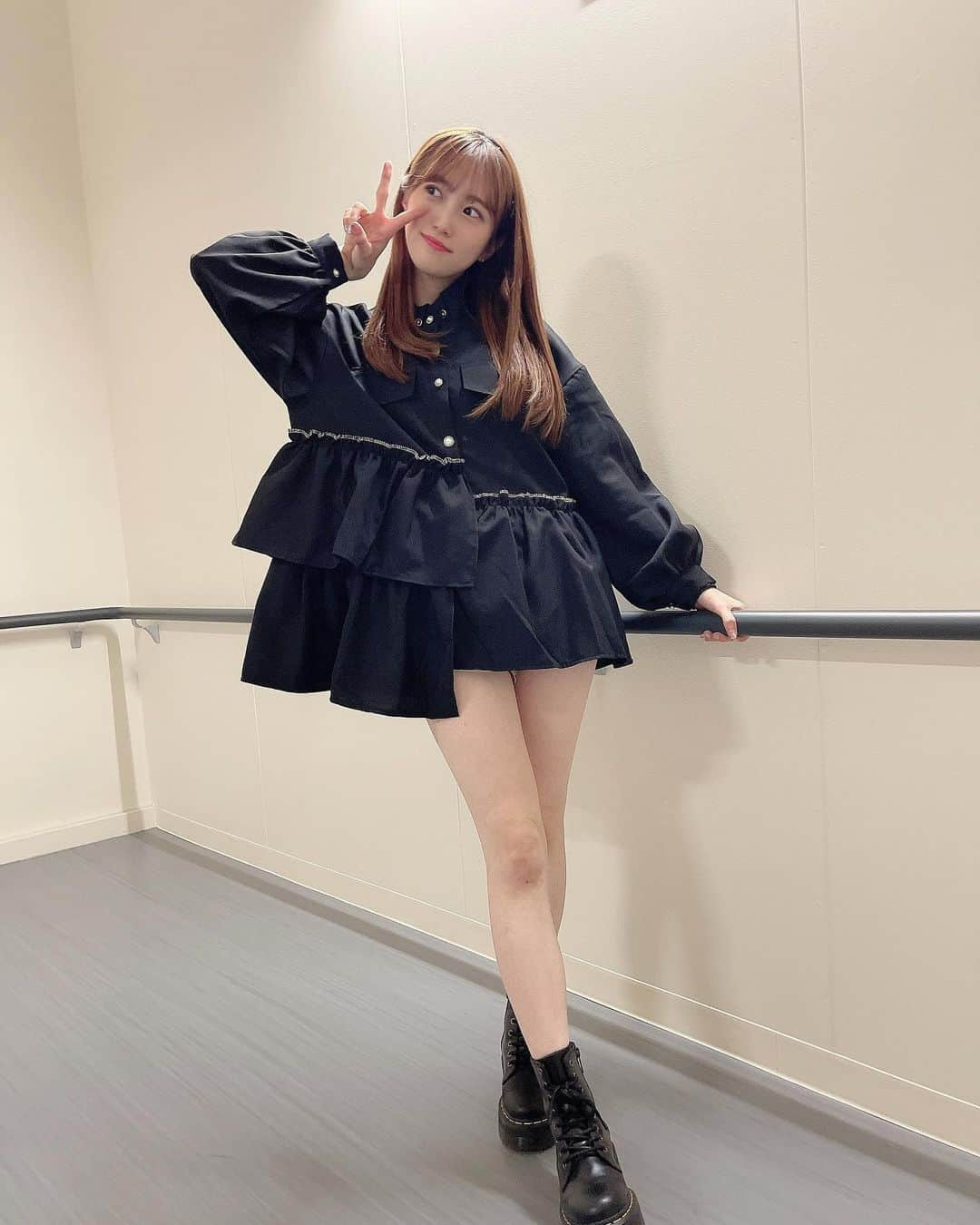 坂本 愛玲菜さんのインスタグラム写真 - (坂本 愛玲菜Instagram)「リアルお話し会ありがとうございました！  去年のCOLORZでいただいた #shein のワンピ？です☺️ 安心してください、履いてますよ☺️  #マーチンコーデ  #sheinコーデ  #ere私服」5月6日 21時48分 - erena_hkt48