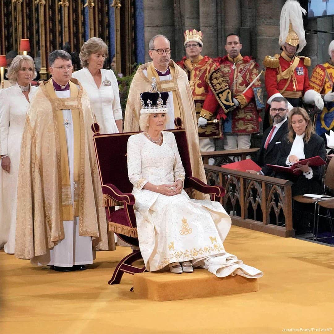 ABC Newsさんのインスタグラム写真 - (ABC NewsInstagram)「King Charles III and Queen Camilla are crowned during the coronation service at Westminster Abbey. #news #coronation #kingcharlesiii #monarchy」5月6日 21時51分 - abcnews