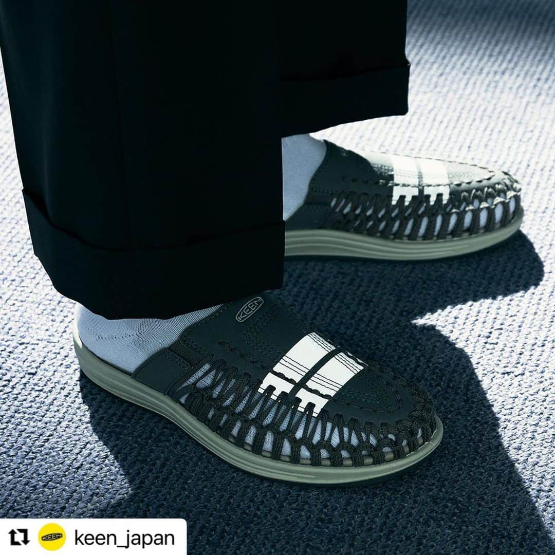 アールエフダブリューさんのインスタグラム写真 - (アールエフダブリューInstagram)「Thank you very much❤️ KEEN @keen_japan   #Repost @keen_japan with @use.repost ・・・ 足を解放する最上級な逸足👣  UNEEKをミニマルにアップデートしたスライドスニーカーがUNEEK II SLIDE（ユニーク ツー スライド）。リサイクルPETを使用したコードジャンクションアッパーと、接着剤を低減する製法を採用したエコロジカルプロダクト🍀  本作は、TAKASHI KANOKOGI氏が手掛ける《RFW》とのコラボレーションモデル。ヴァンプ部のリフレクトプリントや石目柄のコードなど、アーバンな色合いにブランド独自の感性が息づいています👍  #KEEN #RFW #UNEEK #OUTFIT #スライドスニーカー #逸足  COLLABORATION with @RFWTOKYO @t_kanokogi」5月6日 21時56分 - rfwtokyo