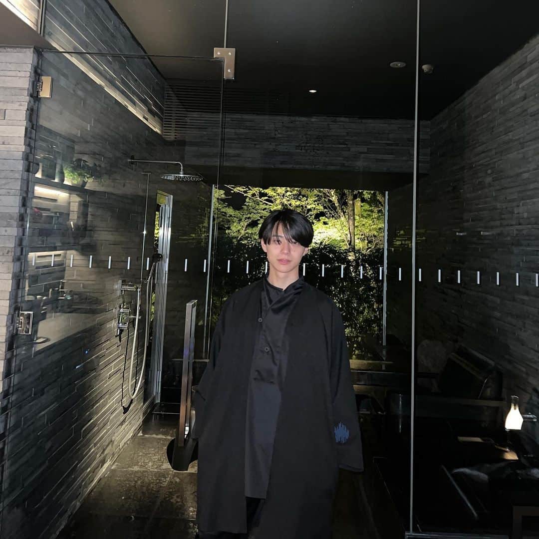 中島樹さんのインスタグラム写真 - (中島樹Instagram)「私服だったらめちゃめちゃタイプだなって思って永遠着ていた旅館の部屋着です。  #箱根 #barhotel箱根香山」5月6日 22時21分 - _itsuki423