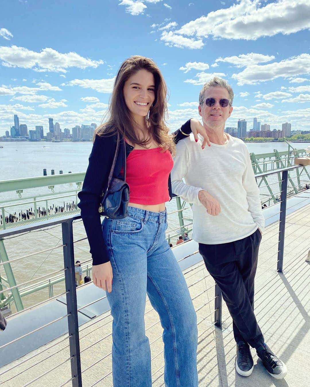 scottlippsさんのインスタグラム写真 - (scottlippsInstagram)「A beautiful day in Nyc seeing the @avedon.richard show curated by @derekblasberg and seeing #nyc atop pier 17 with fam @edwardjowdy and @placourakiss #nyc #love」5月7日 9時15分 - scottlipps