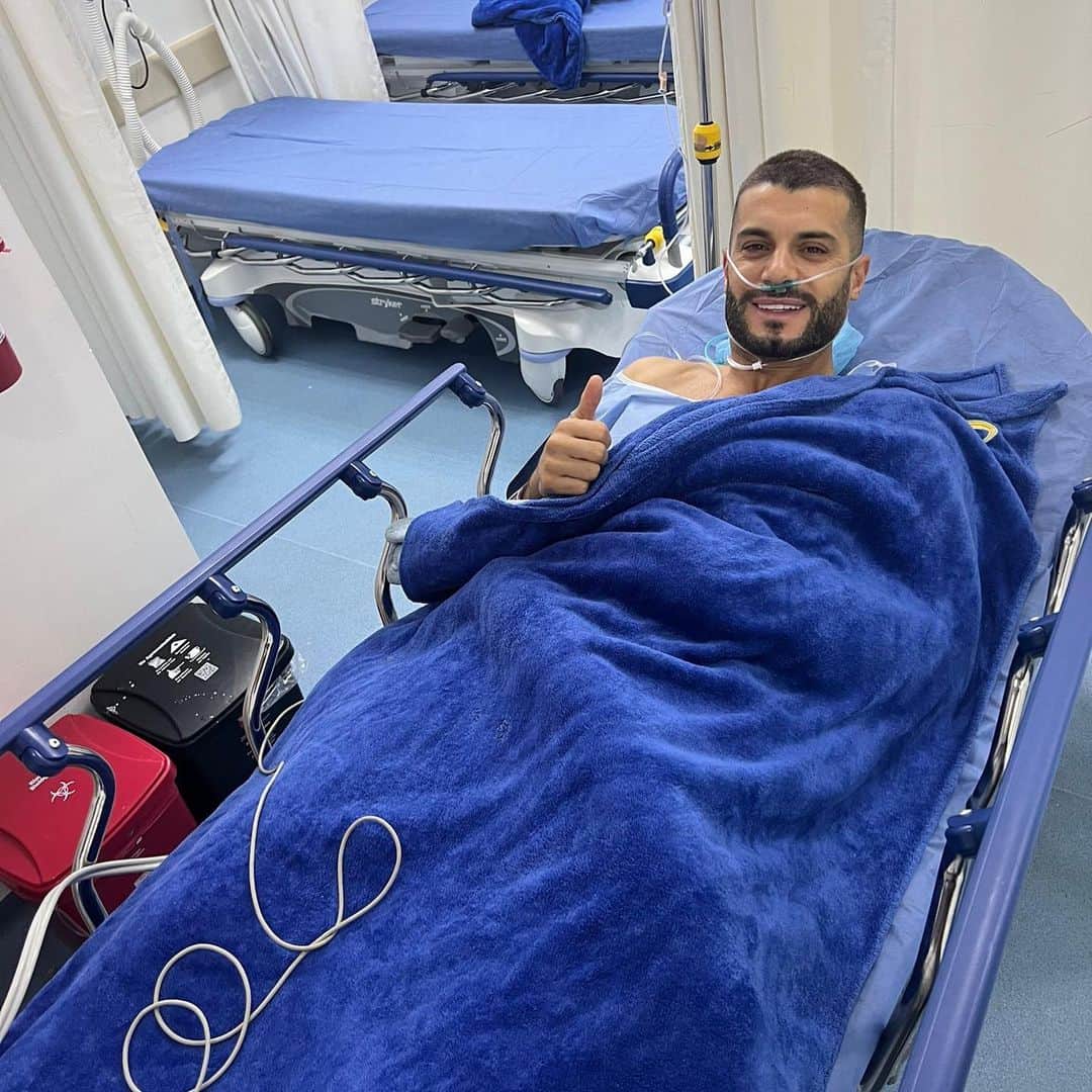 イアゴ・ファルケ・シルバのインスタグラム：「La cirugia salio muy bien!😊Agradecer a todo el personal medico de la clinica Med por la atención y el gran trabajo. No son momentos faciles pero con todo el cariño y el apoyo recibido estos dias,me dareis fuerza para volver una vez mas💪🏼 nos vemos en el Pascual mas pronto que tarde ❤️👹 ahora todos juntos por esa 16 ⭐️」