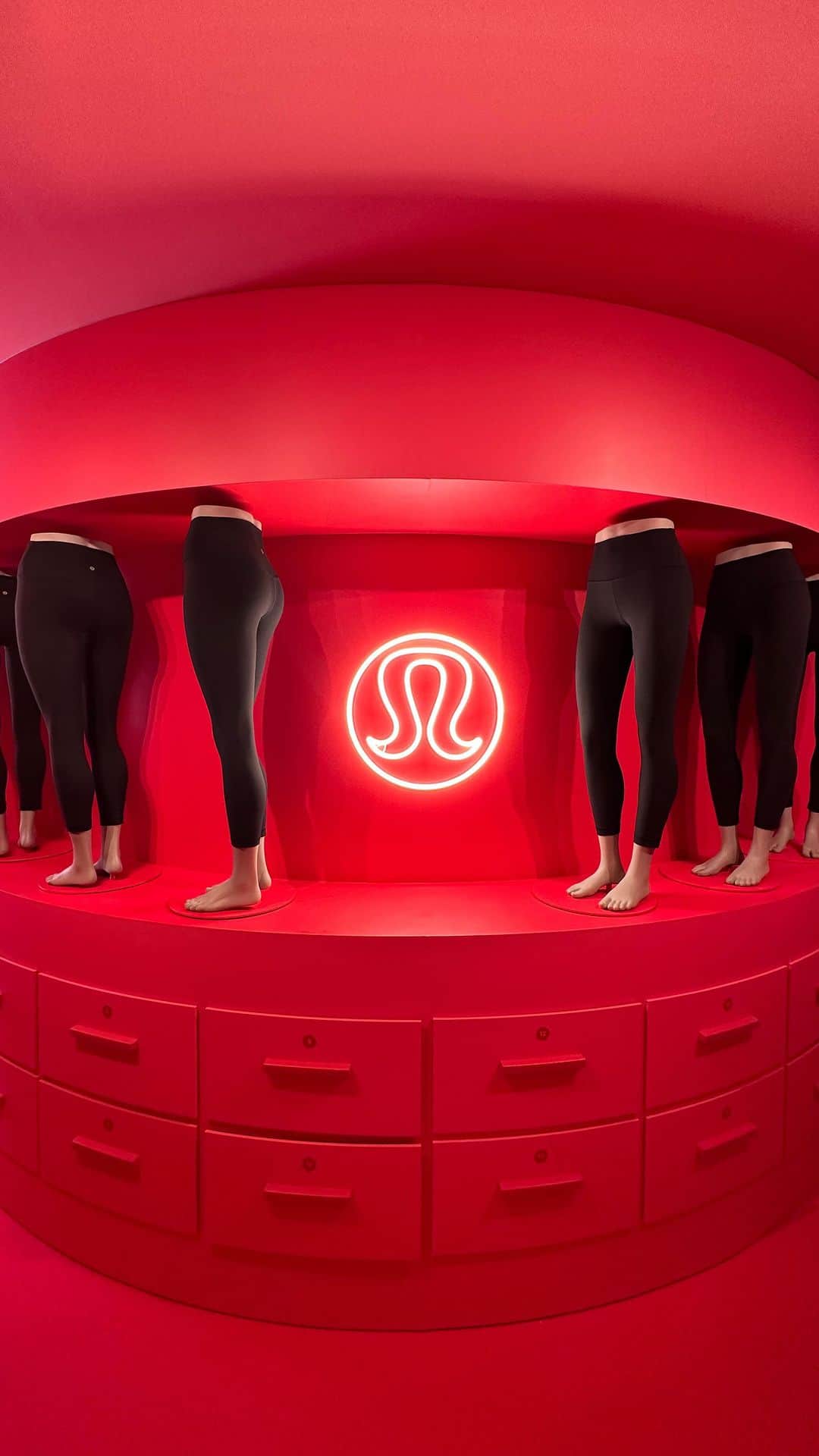 lululemonのインスタグラム：「Trust us, no one is missing their dupes. Align Legging Dupe Swap is back tomorrow at Century City Mall in LA, while supplies last. #lululemonalign」