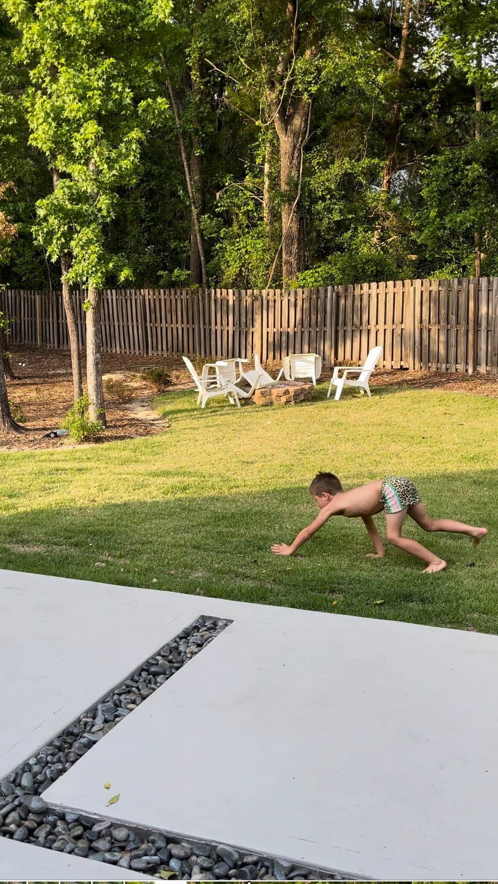 ライアン・ロクテのインスタグラム：「What is going on!?!? 🤦🏼‍♀️ Another day in the Lochte household. Where do they come up with these things!? 🤣#zoo #animals #circus 🎪」