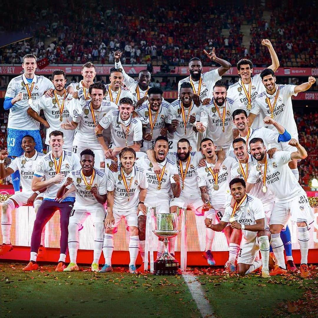 マルコ・アセンシオのインスタグラム：「🏆 Campeones!! La Vigésima es nuestra! 💪🏽⚪️ Vamos a por más! Gracias a la afición por el apoyo incondicional #HalaMadrid」