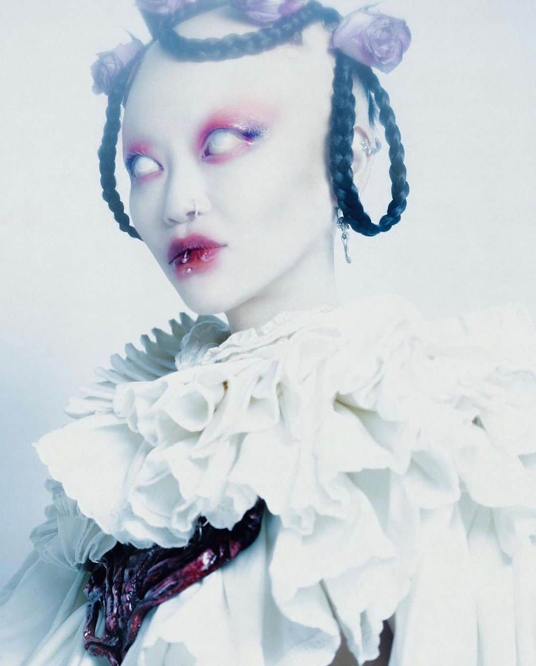 Aya Satoのインスタグラム：「🤍👹🤍  Thank you for   Photographer: Yulia Shur @s_h_u_r Makeup Artist & Special Effects: Heather Galipo @hgalipomakeup_fx Fashion Designer & Stylist: Jessica Rowell @jessicarowell Set Assist: Julien @waste_of_skin  Barbed Wire Necklace: Opposites Studio @opposites.studio Headpiece: Heather Galipo @hgalipomakeup_fx Wig Designer: Nevada @nevadastyles   Model: @ayasato_official」