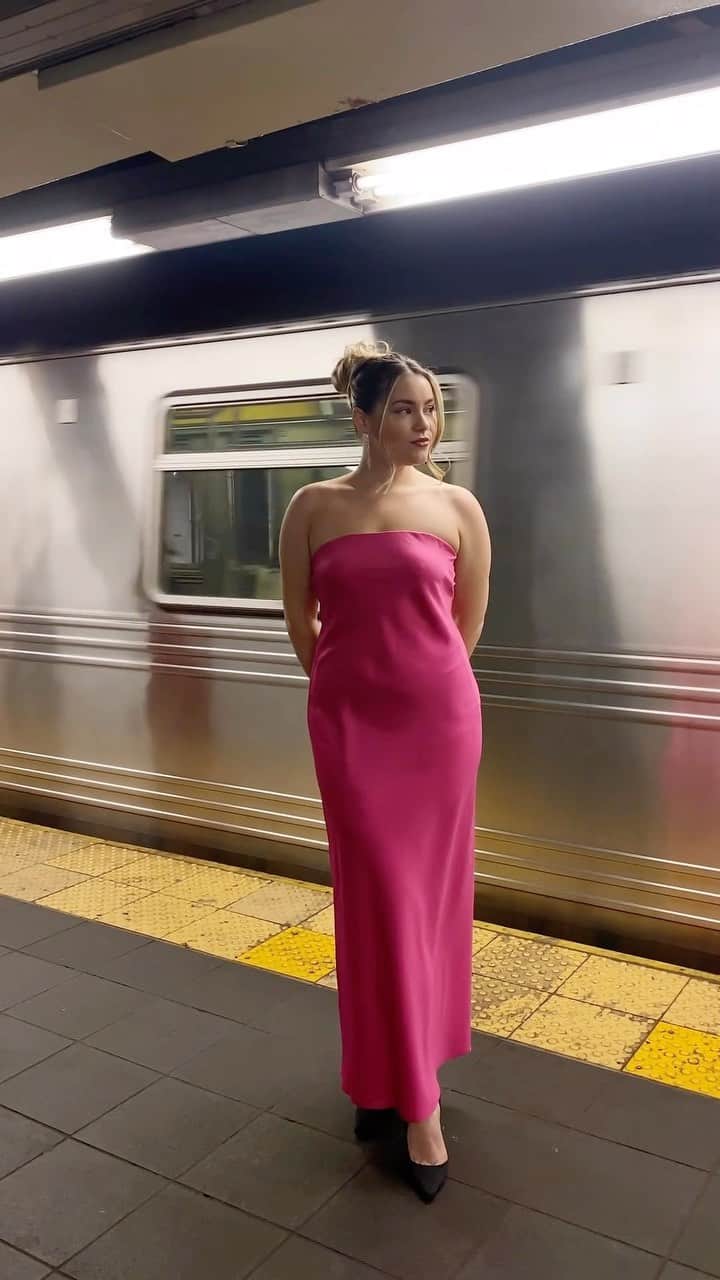 Nordstromのインスタグラム：「NYC subway, but make it dreamy ☁️✨ #weddingguestlooks #subway #subwaytrend #nordstrom​」