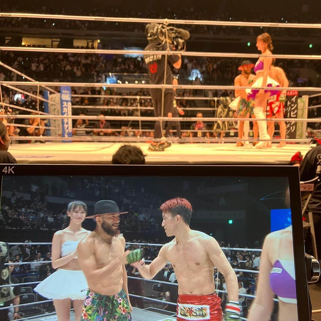 川尻達也さんのインスタグラム写真 - (川尻達也Instagram)「RIZIN.42解説でした。 魔裟斗さんと14年振りに再会してご挨拶。 ありがとうございました。 #RIZIN」5月7日 9時10分 - crusher_mma