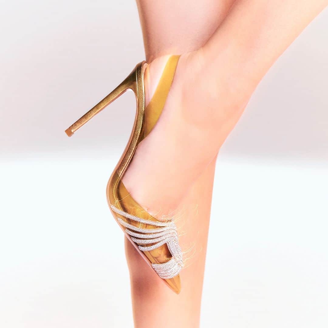 Aquazzuraのインスタグラム：「Icons only: no wardrobe is complete without the Gatsby Sling 105!  #AQUAZZURA  #AQUAZZURAPumps」