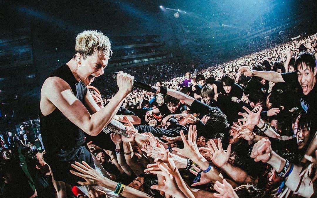 のインスタグラム：「VIVA LA ROCK 2023 Photos by @yamada_mphoto」