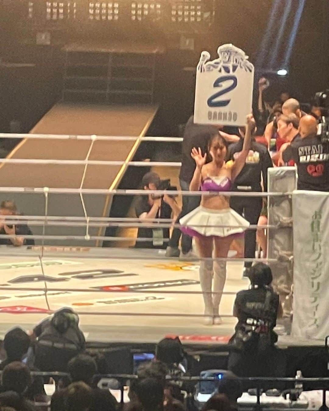 青木まりなさんのインスタグラム写真 - (青木まりなInstagram)「2023/5/6 (sat) RIZIN.42 in 有明アリーナ  会場にお越しくださった皆様、 PPV視聴してくださった皆様、 本当にありがとうございました🙇🏻‍♀️💜  今日もたくさんの感動がありました‼︎ ドラマチックな試合が盛りだくさんで本当最高でした😭🔥 全選手の皆さんに、感謝とリスペクトでいっぱいです‼︎  そして、会場を最高に盛り上げてくださった皆様、 ありがとうございました🥹🔥  　 RIZINに携われてることが 改めて、とても幸せに感じています🥲  RIZINガール2022としての任期は 残りわずかです。。。  最後まで全力で楽しみながら 一緒に盛り上げていきたいです🙌🏻❤️‍🔥 　　  次のRIZINの大会は 6/24 (sat) in 北海道 🛩  メインカードは、 フェザー級タイトルマッチ クレベル・コイケ 選手 🆚 鈴木千裕 選手  そして、本日発表されました ムエタイルールでの 梅野源治 選手 🆚  鈴木宙樹 選手  　 来月も熱い大会になりそうですね🔥 是非みなさん、 北海道で盛り上がりましょう🙌🏻  　　 　　 #RIZIN #RIZIN42 #RIZIN43     . . .  　　  #RIZINガール #RIZINガール2022 #ラウンドガール #ringgirl #キックボクシング #kickboxing #キックボクシング女子 #筋トレ女子 #筋トレ #トレーニング #ダイエット #training #diet #グラビア #グラビアアイドル #グラドル #ビジョビ #bijobi #gravure #guravureidol #偶像 #性感 #清秀 #性感 #美腿 #그라비아　#화보」5月7日 0時55分 - marinadesu0929