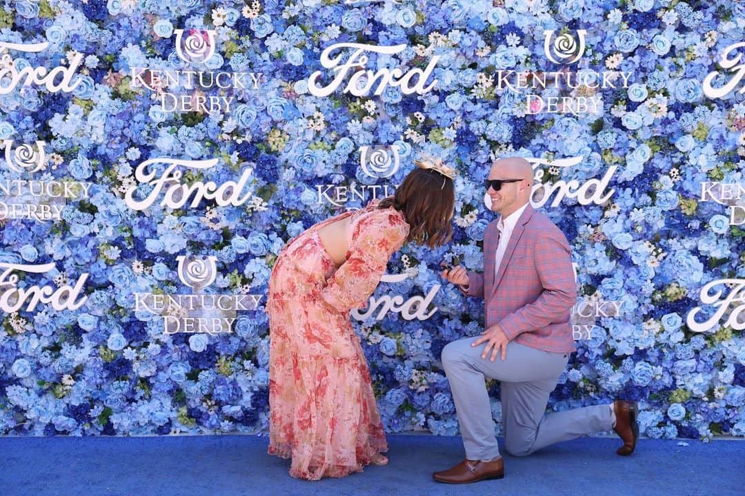 Fordさんのインスタグラム写真 - (FordInstagram)「This year, our Derby Display had a ring to it 💍 A big congratulations and best wishes to @jessica_shea1890 and @zachr4054!」5月7日 0時59分 - ford