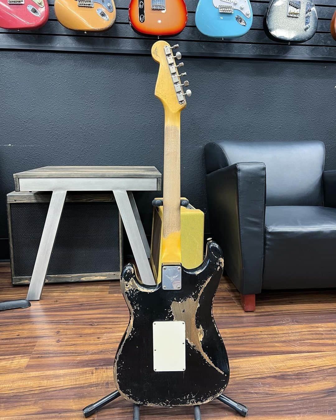 Fender Guitarさんのインスタグラム写真 - (Fender GuitarInstagram)「We’re here to brighten your day with an incredible build by @andyhicks_fender in the @fendercustomshop. This ’60s Strat features a Floyd Rose bridge, EVH pickup in the bridge position and Fender noiseless in the middle and neck position. What’s your favorite feature on this one?」5月7日 1時01分 - fender