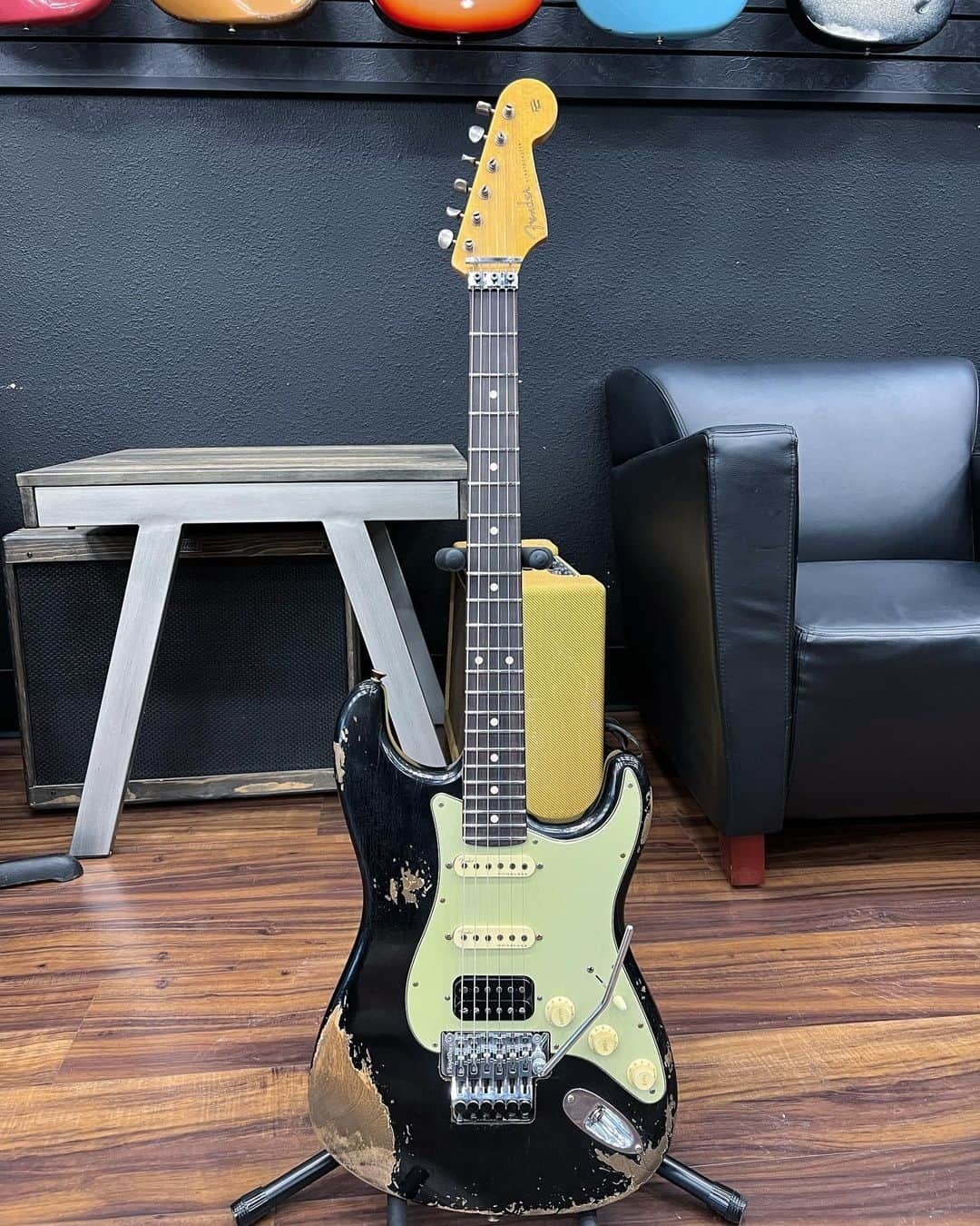 Fender Guitarさんのインスタグラム写真 - (Fender GuitarInstagram)「We’re here to brighten your day with an incredible build by @andyhicks_fender in the @fendercustomshop. This ’60s Strat features a Floyd Rose bridge, EVH pickup in the bridge position and Fender noiseless in the middle and neck position. What’s your favorite feature on this one?」5月7日 1時01分 - fender