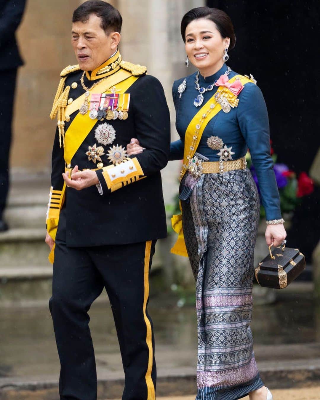 WHO WHAT WEARさんのインスタグラム写真 - (WHO WHAT WEARInstagram)「There was no shortage of stylish looks at the Coronation of King Charles III in London today. From Princess Kate's twinning moment with Princess Charlotte, to Katy Perry's major Vivienne Westwood moment, the Coronation fashion details were simply divine. For a closer look at what everyone wore for the momentous occasion, head to the link in our bio. photos: getty images」5月7日 1時01分 - whowhatwear