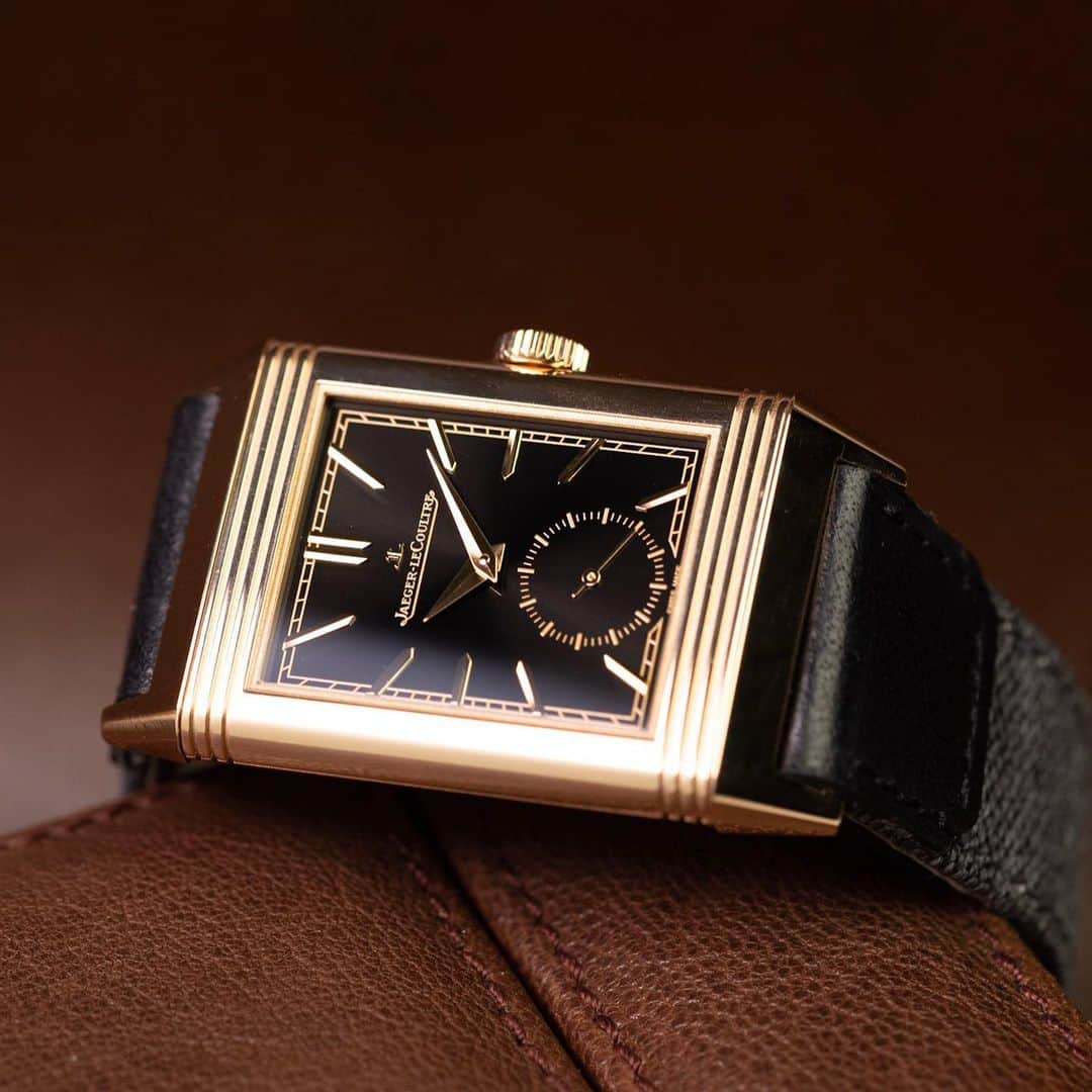 Daily Watchさんのインスタグラム写真 - (Daily WatchInstagram)「The  @jaegerlecoultre Reverso was created in 1931, at the height of the Art Deco movement. The original design was governed by the Golden Ratio, a common demoninator for beauty and harmony. And that is visible in today’s Reverso Tribute Small Seconds, a masterpiece of timeless design. #jaegerlecoultre #reversotribute」5月7日 1時06分 - dailywatch
