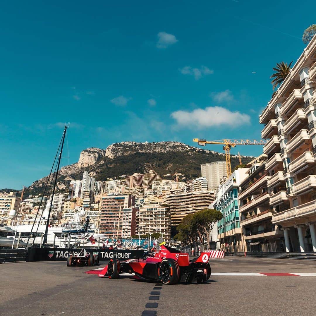 アンドレ・ロッテラーさんのインスタグラム写真 - (アンドレ・ロッテラーInstagram)「Not our day here in Monaco. Got taken out on lap 2 and that was the end :-( eyes forward! We made good progress with the car @andrettife! Good podium for @jakedennis19! We keep pushing!」5月7日 1時53分 - andre_lotterer