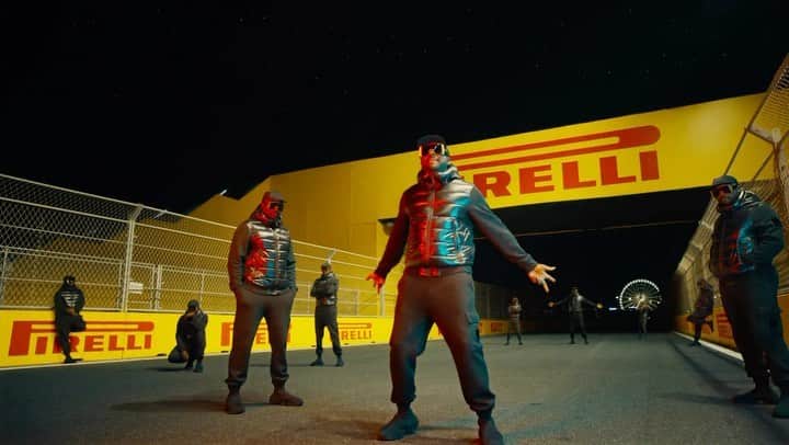 ウィル・アイ・アムのインスタグラム：「crush all my enemies… I multiply… Here go 10 of Me’s… will.i.am will.i.am… Milli a Milli… Got too many feet… Like a centipede…」