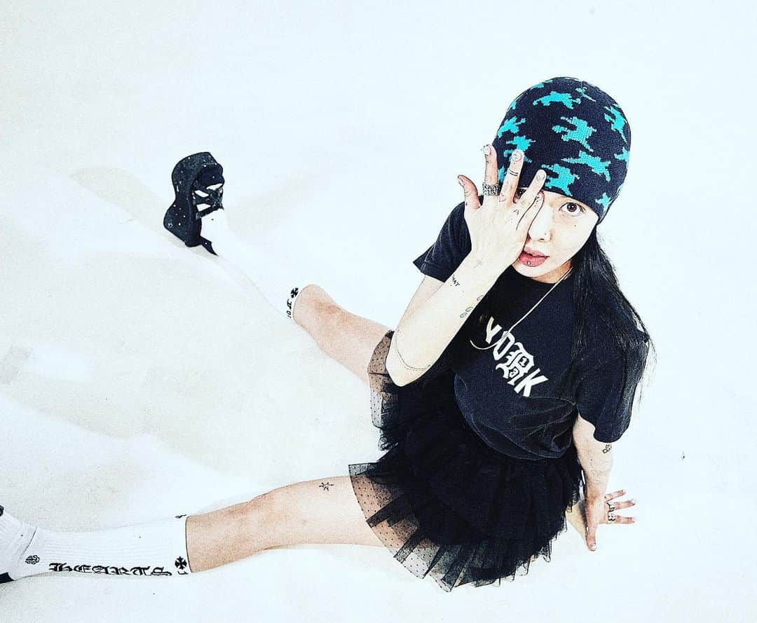 ヒョナ さんのインスタグラム写真 - (ヒョナ Instagram)「🖤🖤🖤🖤」5月7日 2時22分 - hyunah_aa