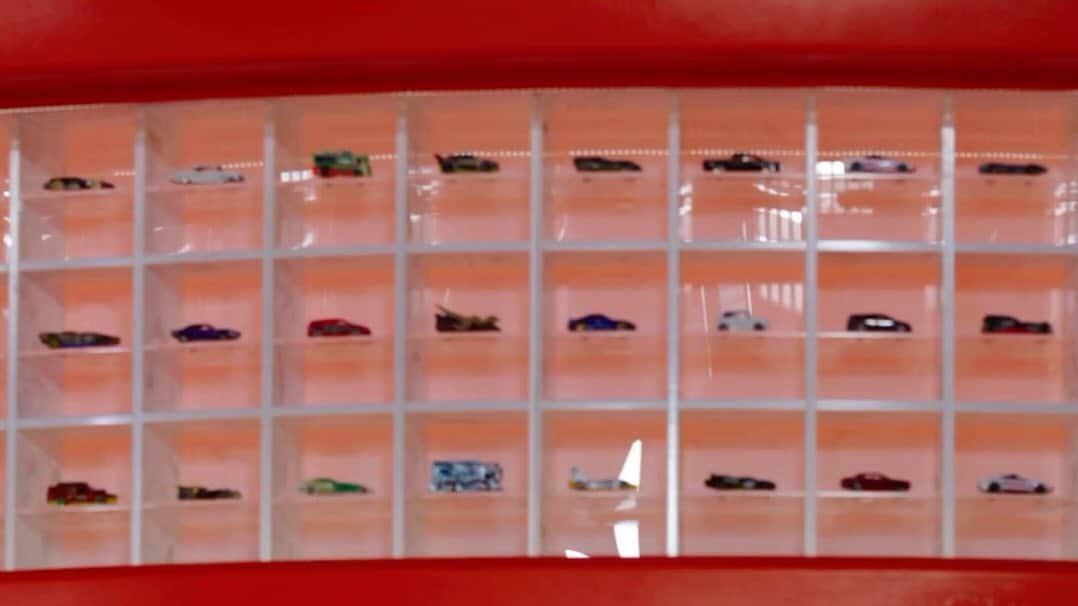 アンソニー・アンダーソンのインスタグラム：「The Kentucky Derby takes off today… But there’s another race you just might want to check out too! Hot Wheels: Ultimate Challenge is full speed ahead May 30 at 10/9c on @NBC and streaming on @Peacock. Don’t miss the fun! #NBCHotWheels 🔥🏎️🏁」