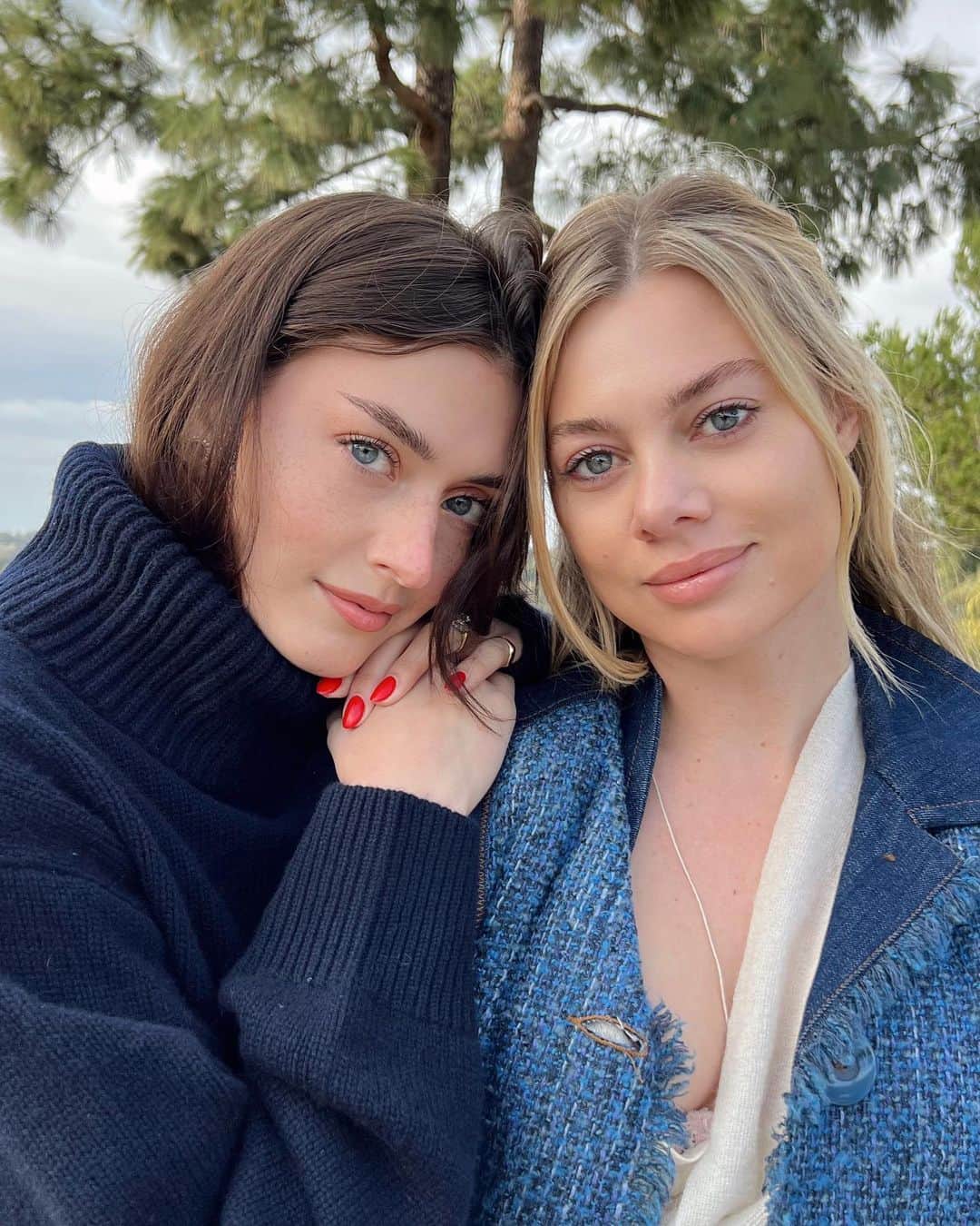 ジェシカ・ジェーン・クレメントのインスタグラム：「🤎💛」