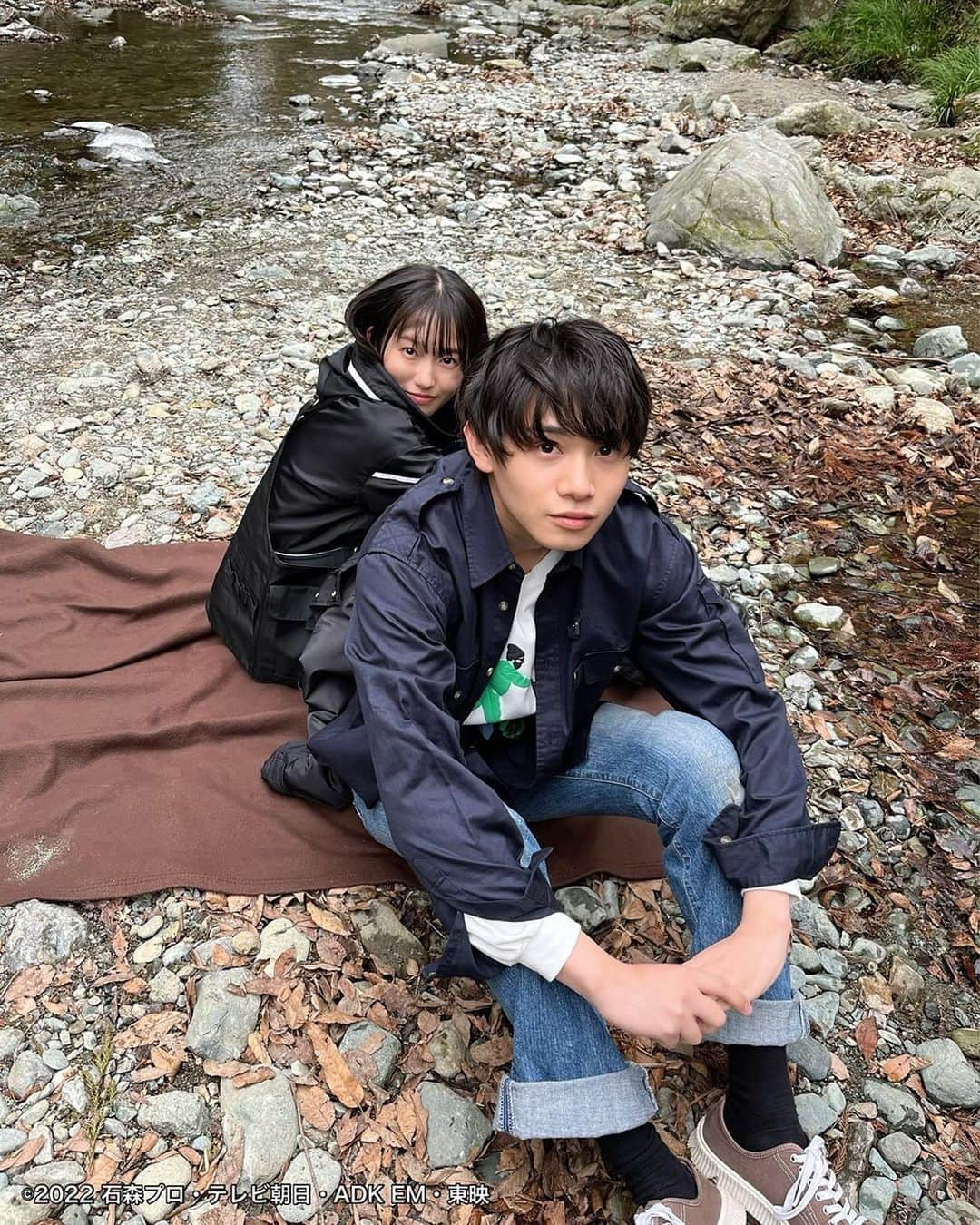 志田音々さんのインスタグラム写真 - (志田音々Instagram)「仮面ライダーギーツ第34話、 ご視聴ありがとうございました🍀 沙羅姉ちゃんが変身した…‼ 弟を取り戻したい一心で。  桜井沙羅/仮面ライダーハクビです🍃  沙羅姉ちゃん、変身時にかなり深刻な顔してましたが、、 志田音々としては、とっっっても嬉しくて。仮面ライダーなんだぁ！！かっこいい自分！！って内心そわそわしてました(≧∀≦)  そのお話は今回はここまでとして… 変身して早速満身創痍の沙羅姉ちゃん。 どうなっちゃうのでしょうか⁉  #仮面ライダーギーツ  #仮面ライダーハクビ」5月7日 9時30分 - shida_nene0715