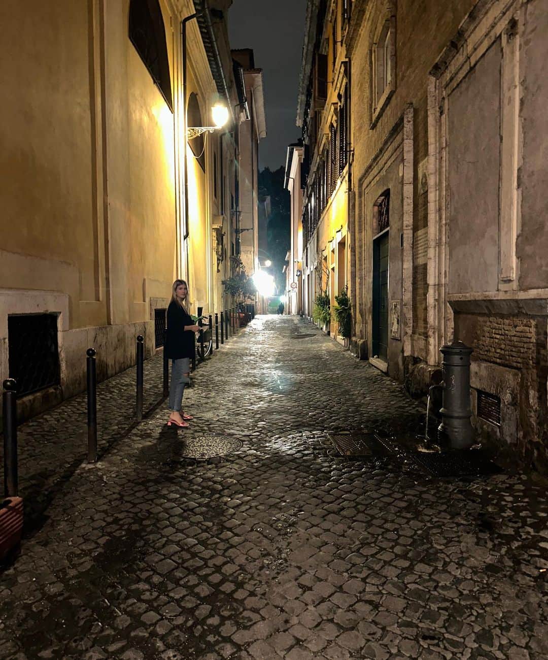 ウージニー・ブシャールさんのインスタグラム写真 - (ウージニー・ブシャールInstagram)「Date night in Roma 🍝🇮🇹」5月7日 4時49分 - geniebouchard