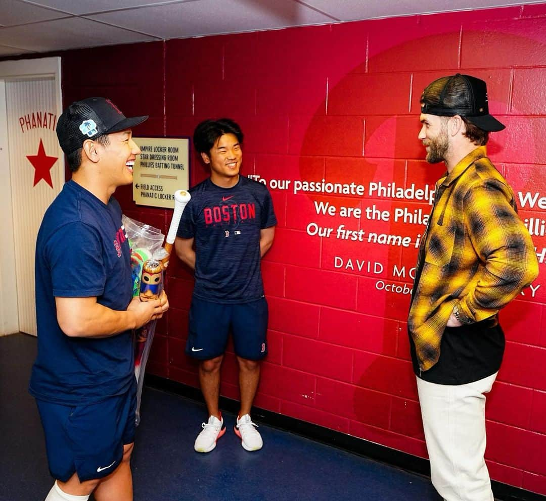 ボストン・レッドソックスさんのインスタグラム写真 - (ボストン・レッドソックスInstagram)「Brotherly Love」5月7日 5時30分 - redsox