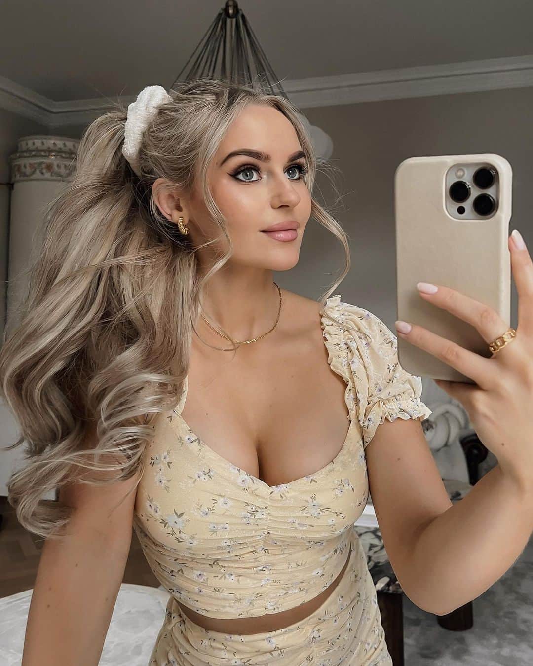 Anna Nyströmのインスタグラム：「🌼💛🌻」